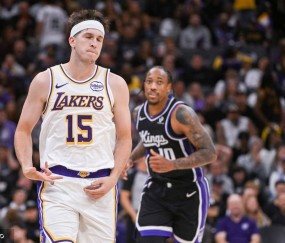 太离谱！湖人罚球46比18引对手不满 德罗赞无奈摇头